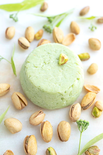 Pistachio Ice Cream Natural Solid Shampoo for Dry Hair with Shea Butter